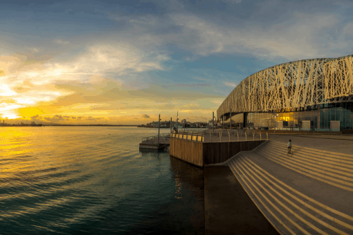 Mémorial ACTe au soleil couchant